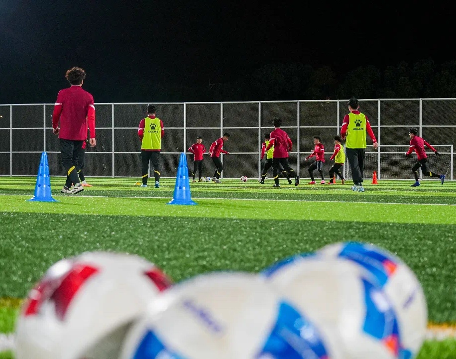 经纪人：我的话完全被断章取义了；孔蒂就像洛博特卡的父亲